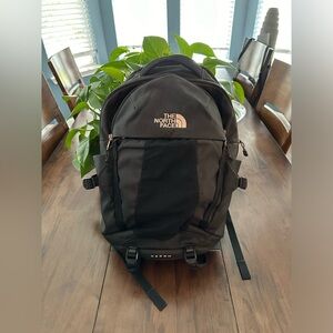 North face recon backpack women’s
